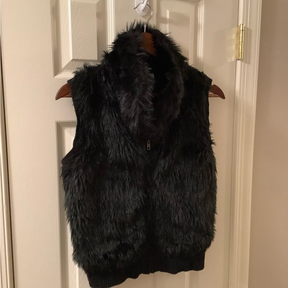 Arizona Jean Black Faux Fur Cable Knit Vest Size Large (Runs Small) - Picture 12 of 14